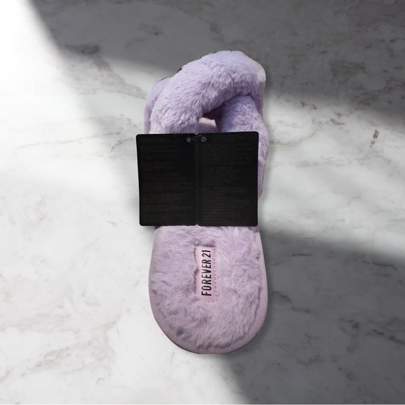 Forever 21 Lavender Faux Fur Criss-Cross Slippers W/ Rubber Soles Size L 9.5-10 - Picture 5 of 6